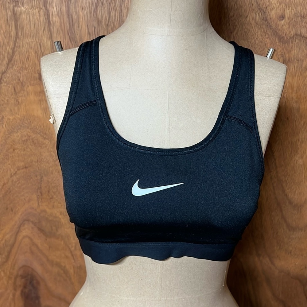 Women's Nike Dri-fit sports bra Black in color size Small